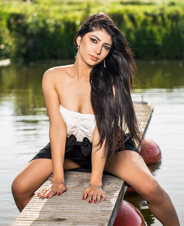 Jaipur Escort Service Ready For Incall And Outcall Tonight 1