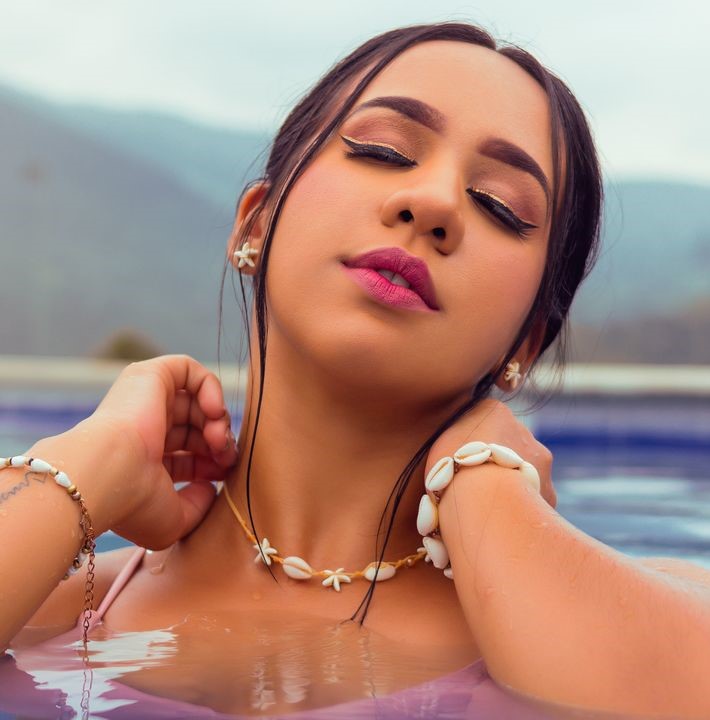 VIP High-Profile Low-Cost Escort Girl Service In Hyderabad 1
